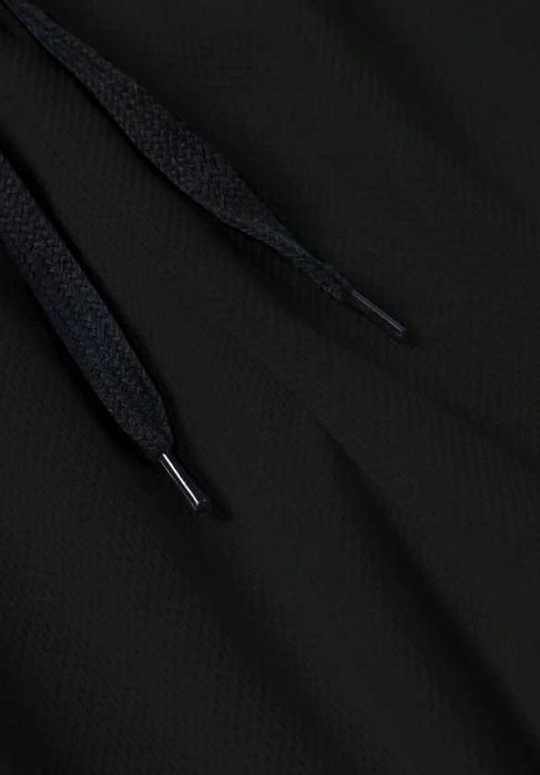 Черни къси гащи !