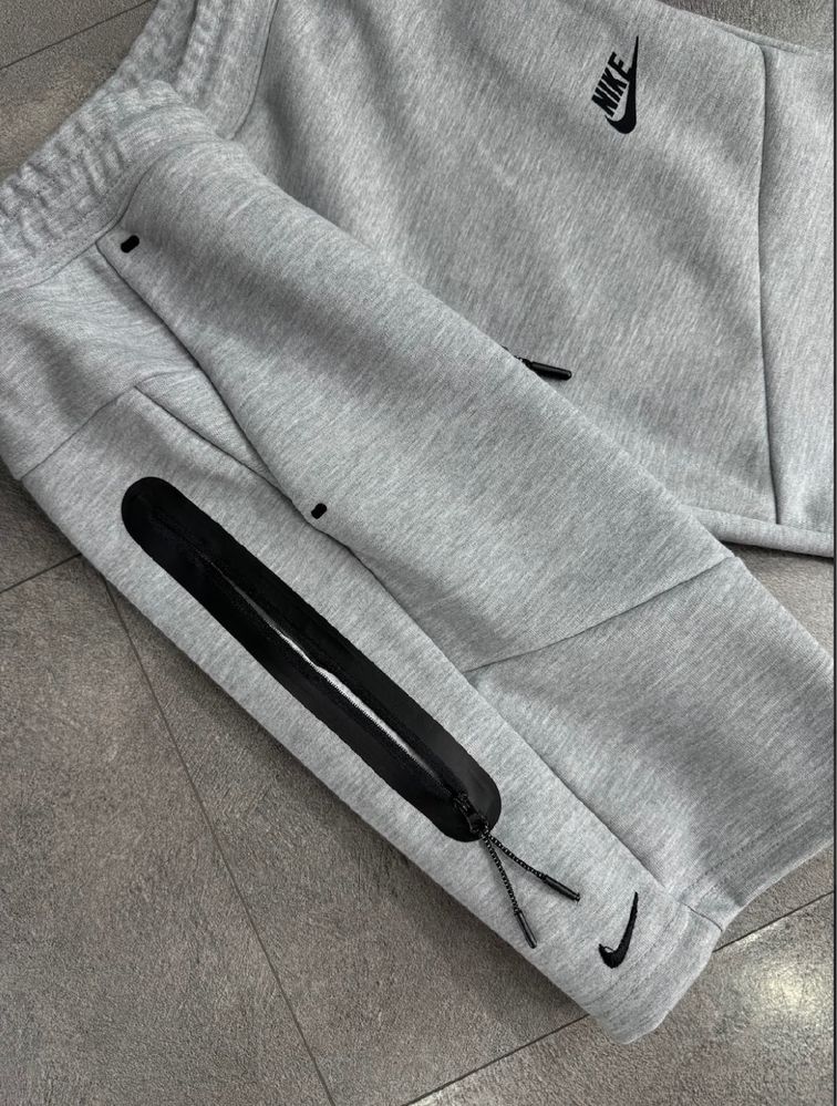 Къси панталонки Nike Tech Fleece