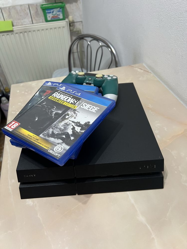 Vand playstation 4 cu jocuri si controller