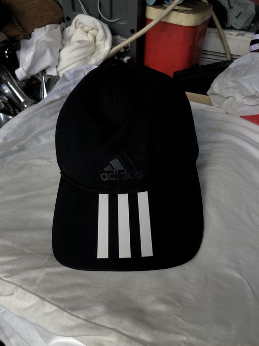 Adidas шапка нова