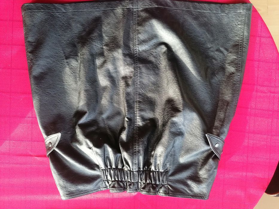 Кожена черна пола