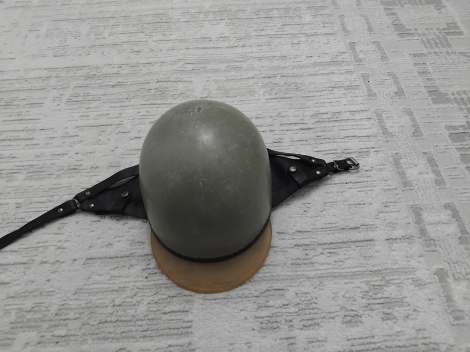 Продам ретро мотошлем