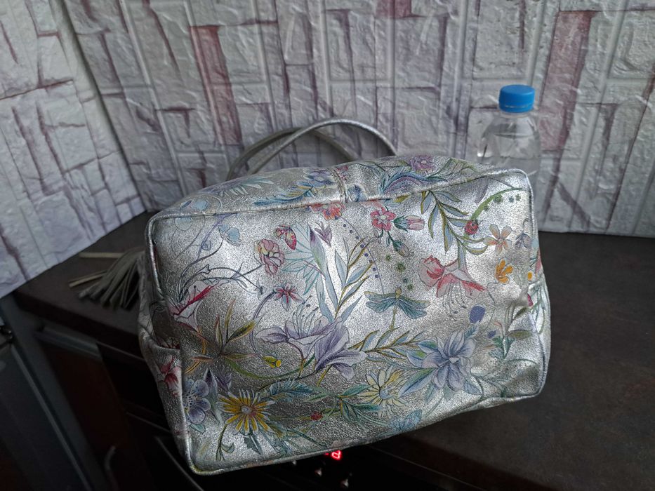 дамска чанта ,сребриста торба-естествена кожа