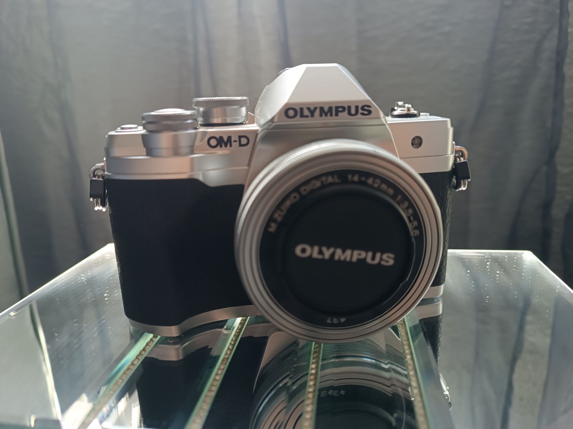 Aparat foto Mirrorless Olympus E-M10 Mark IV Silver + Obiectiv