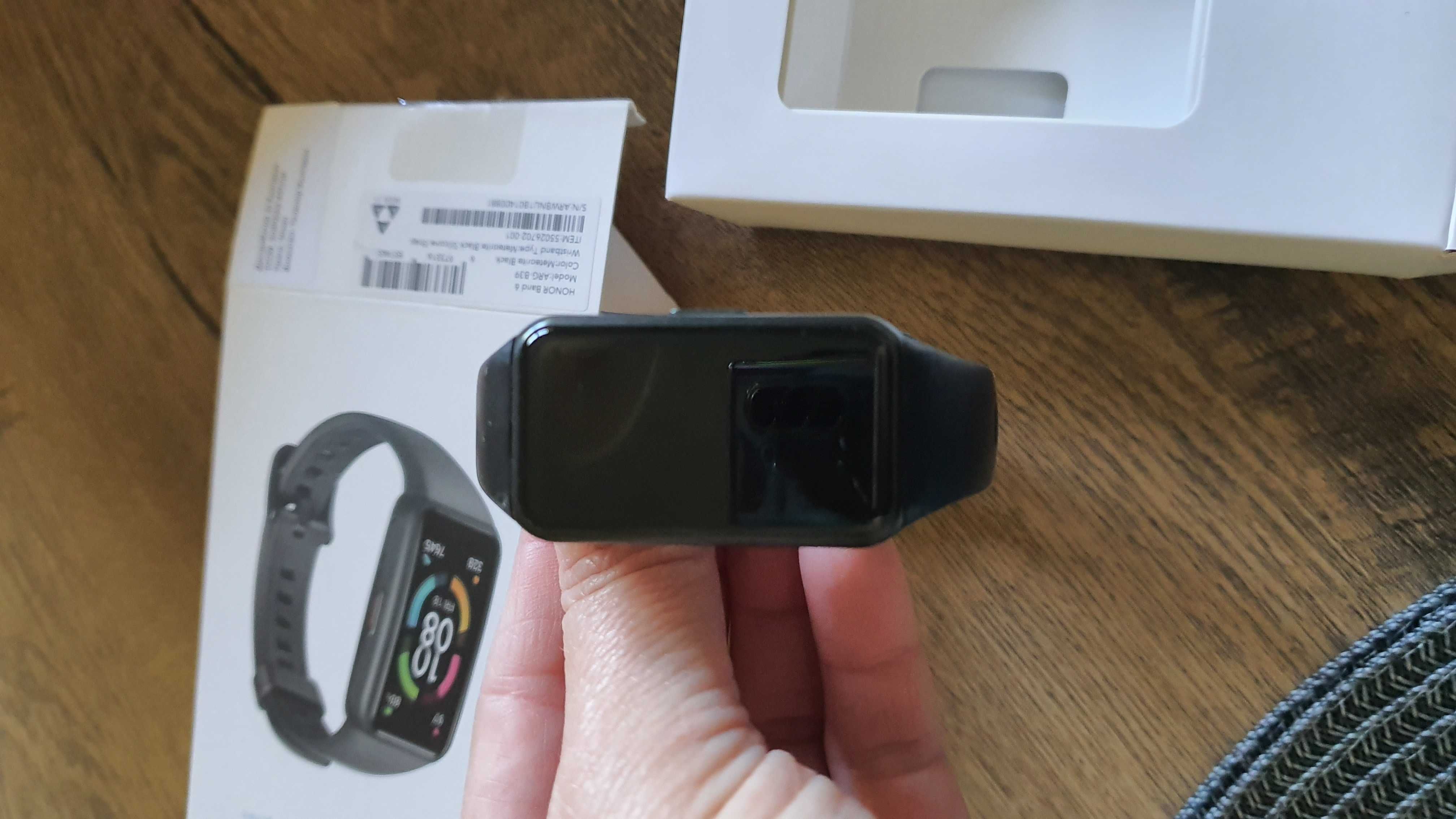 Часовник Смарт гривна Honor - Band 6