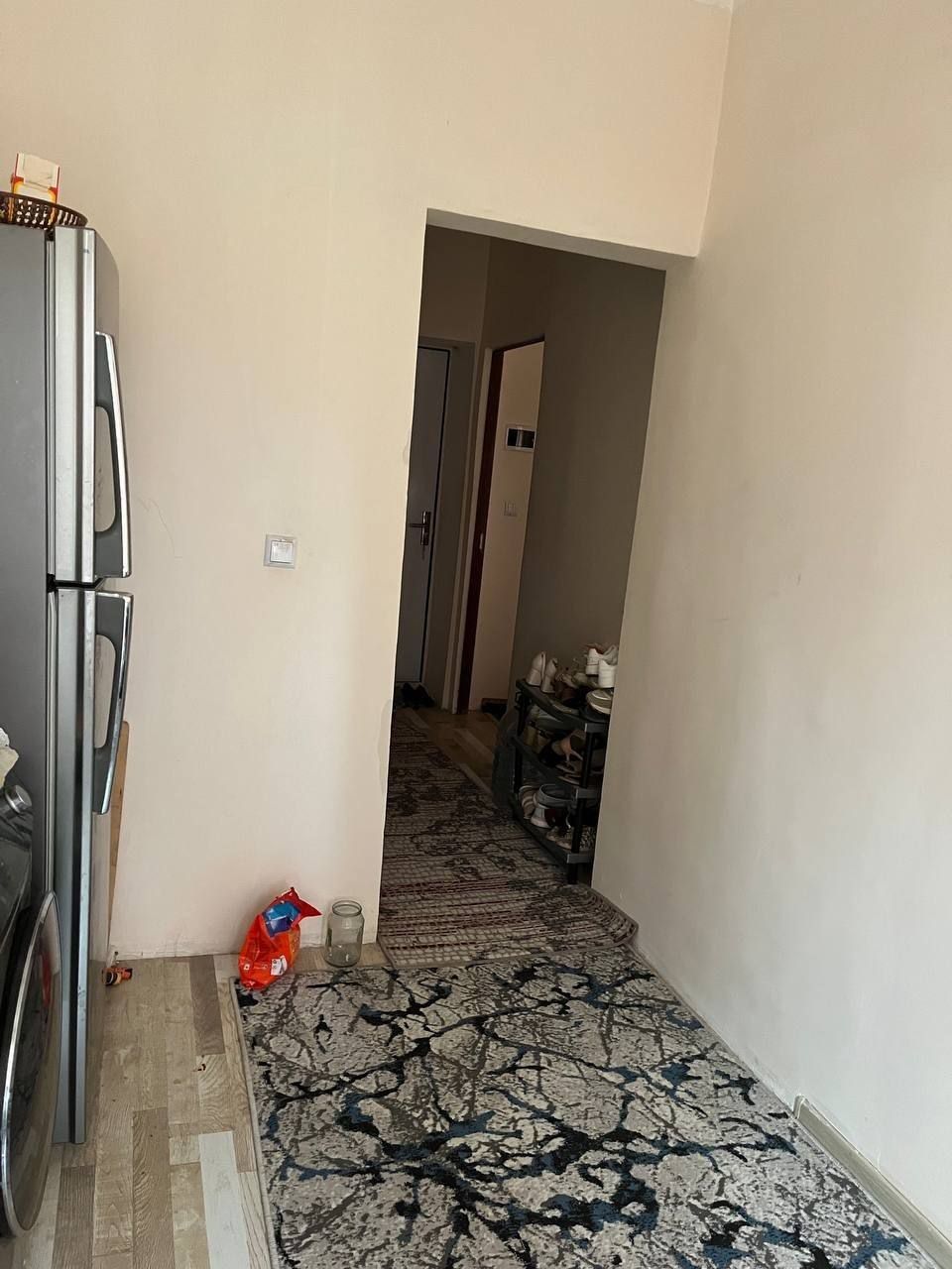 1 ком. квартира, 30 м². 1/6/6. Сергели 3а., Янгихает р-н. Метро 400 м