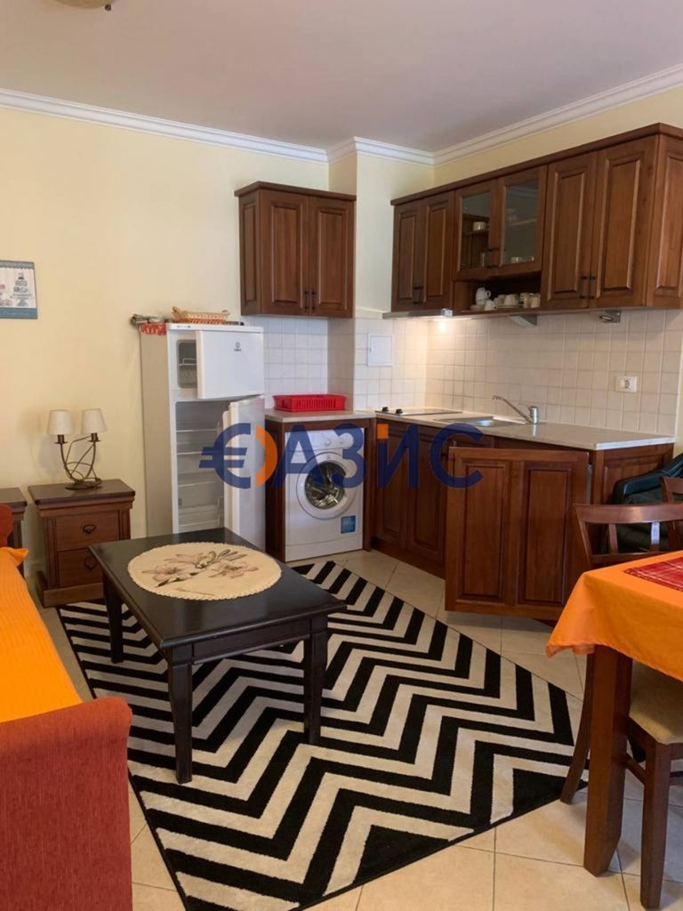 Продава се Тристаен апартамент в Созопол - 110 кв.м за 1455 €/кв.м - Снимка #3