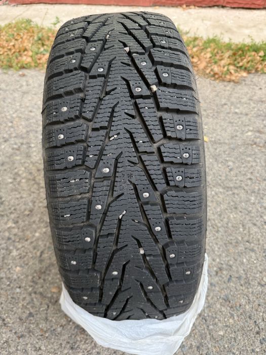 Зимние шипованные Нокиан Нордман-7 235/55/18