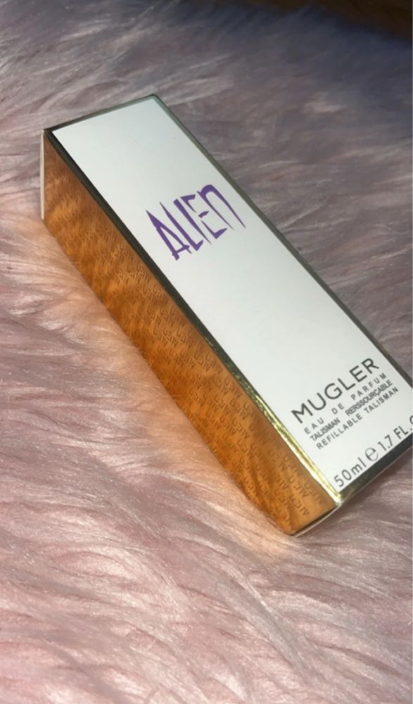 Apa de parfum Alien