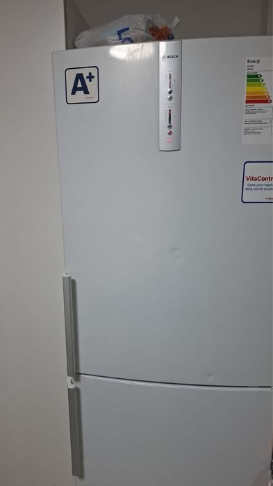 белый холодильник