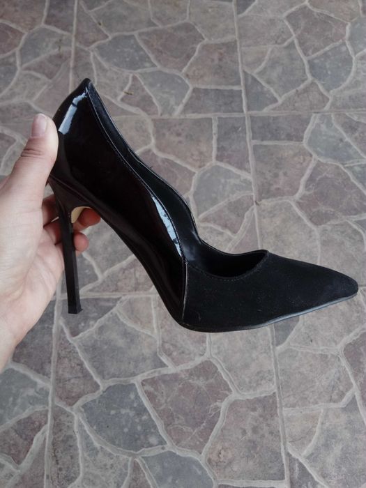 Черни обувки на ток