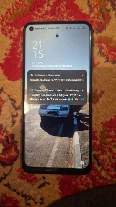 Продам телефон буу. Год использовался .