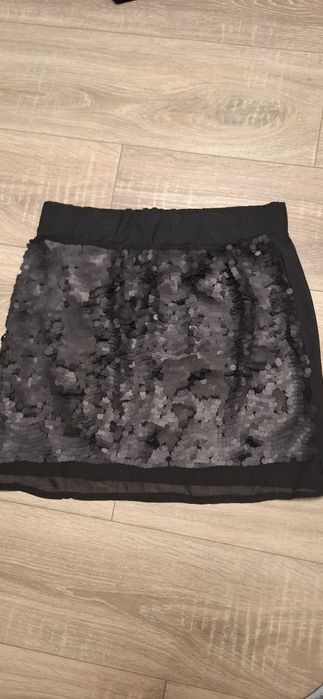 Fusta fumurie cu paiete