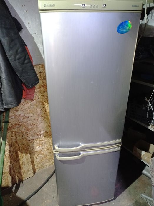 Холодильник рабочий