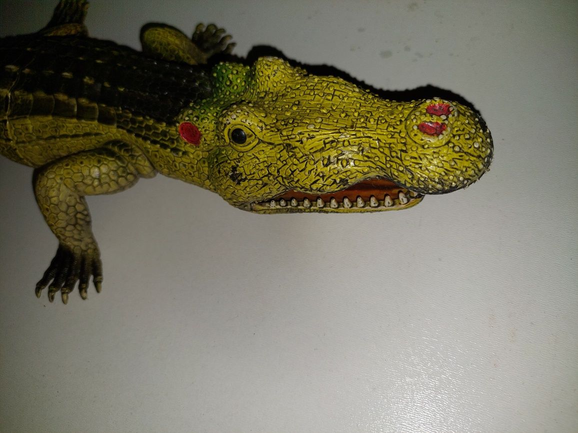 Figurina crocodil / aligator