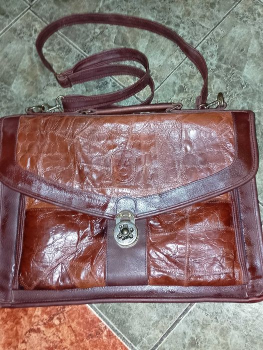 Мъжка  бизнесчанта на АРТ93 , чанта с шифър  и чанта за лаптоп