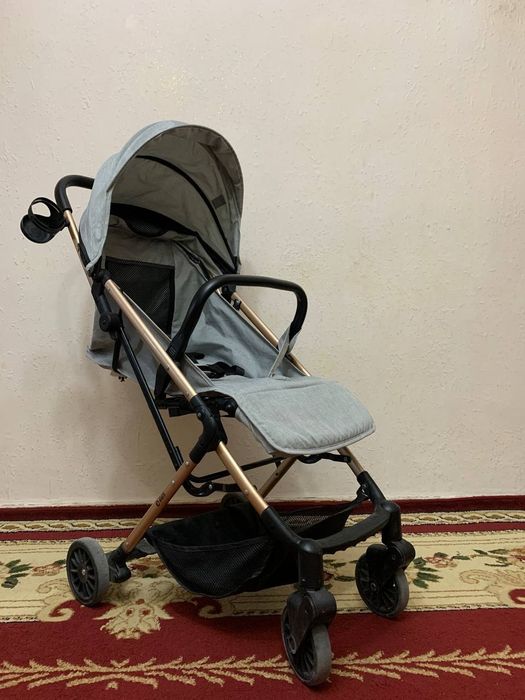 Коляска прогулочная