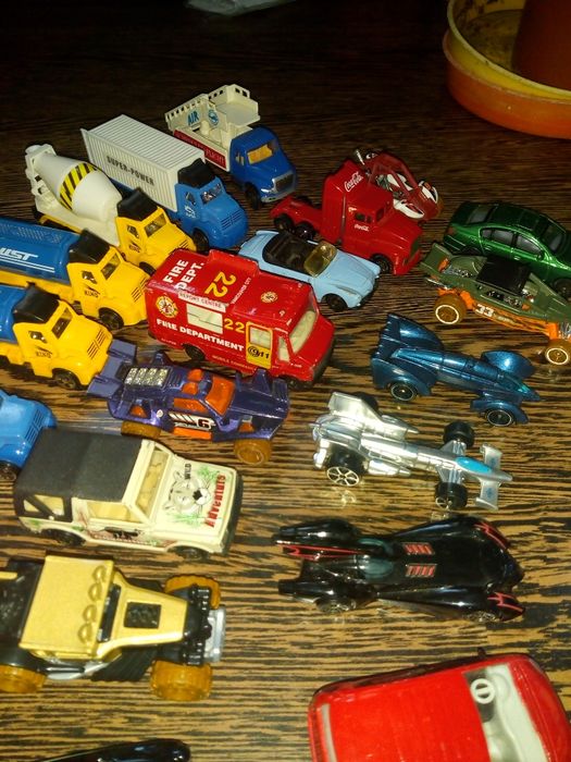 Метални колички,спинери,динозаври-конструктори, фигурки нинджаго