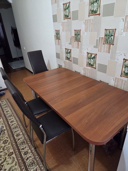 Продам кухонный стол