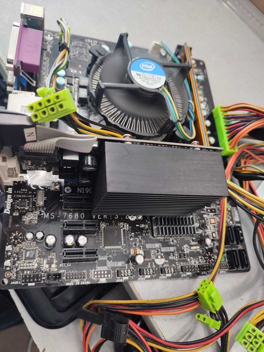 Bundle placa baza socket 1155 /procesor i3-2100/ram4gb/Placa video