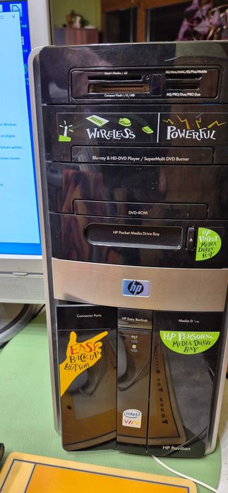 Конфигурация Настолен Кмпютър HP + Монитор Филипс 190В