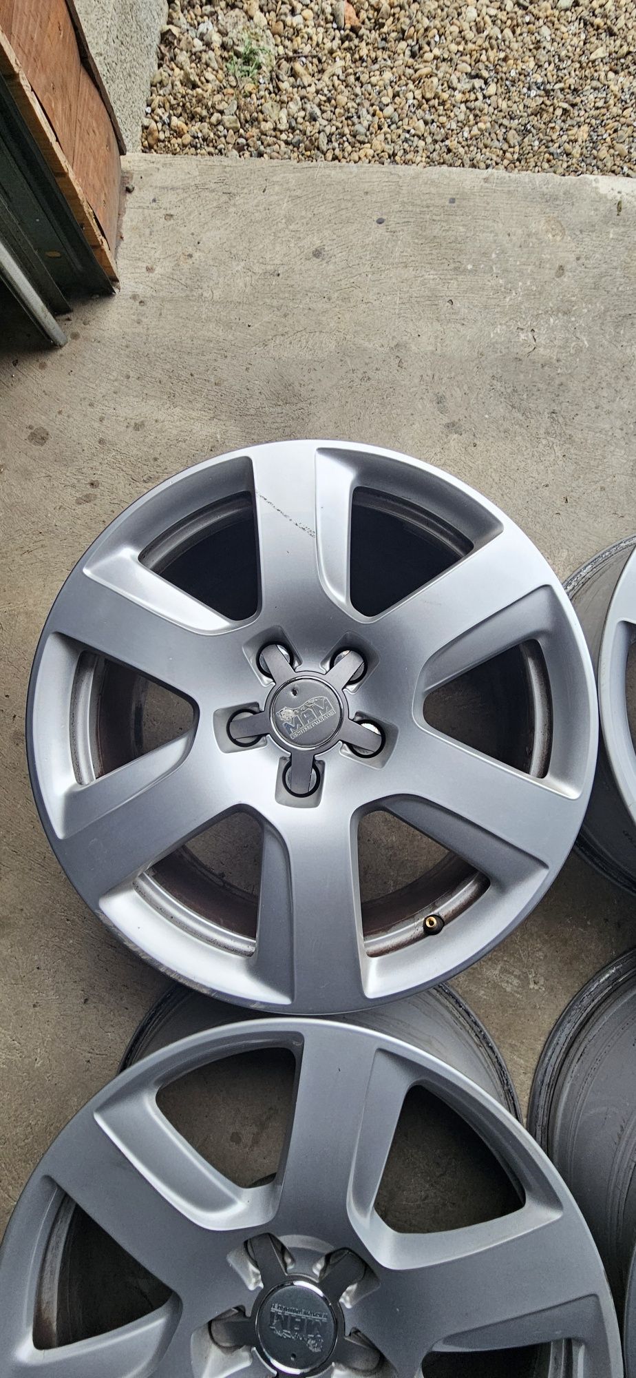 Jante Original Audi A6 A5 A4 A7 Q3 Q5 Vw Passat Sharan Skoda 5x112 ET.