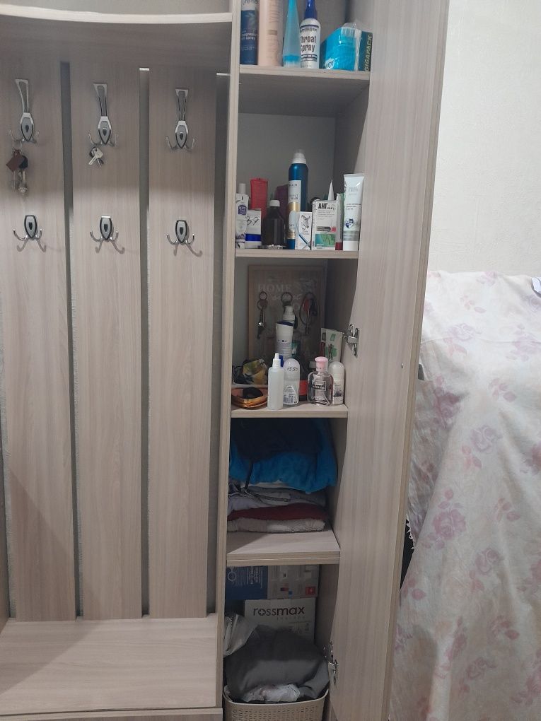 Продам прихожую новую