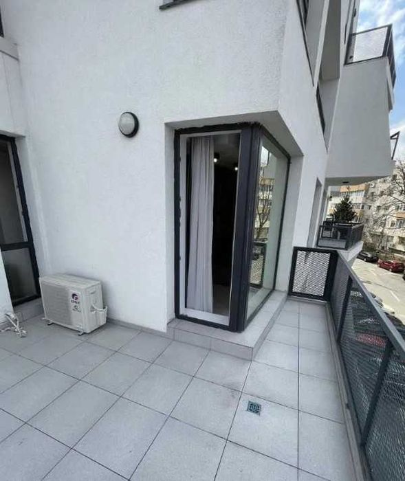 Дава се под наем Тристаен апартамент в Бургас, Изгрев - 110 кв.м за 510 € - Снимка #2