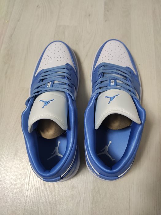 Air Jordan 1 Low UNC