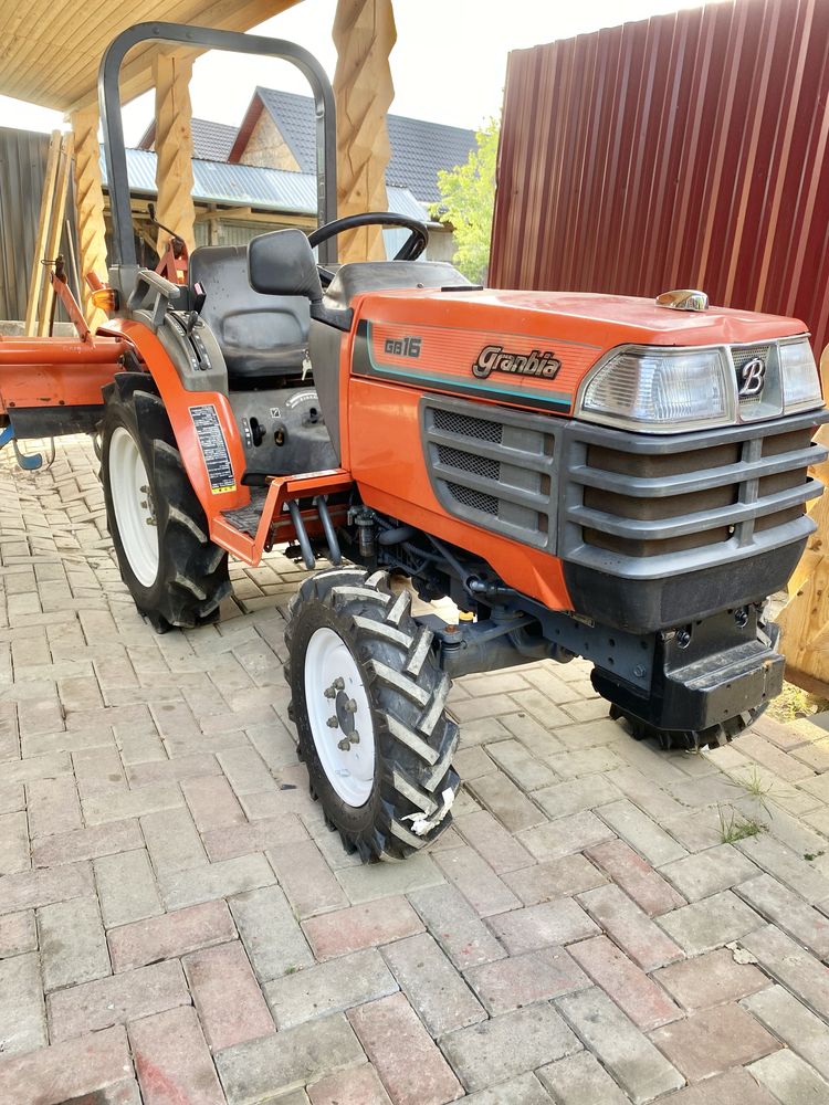 traktoras japonez kubota 16GB granbia