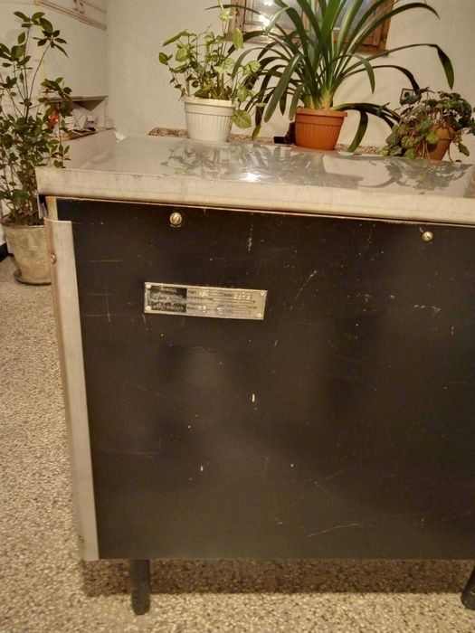 Професионален кухненски шкаф