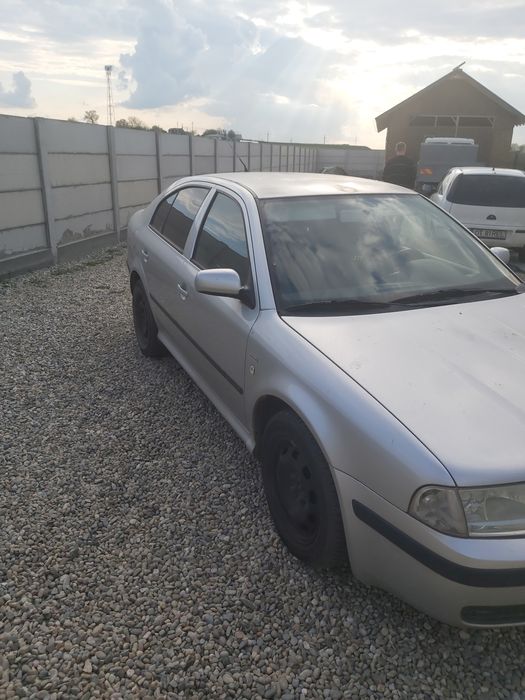 Vând Skoda Octavia