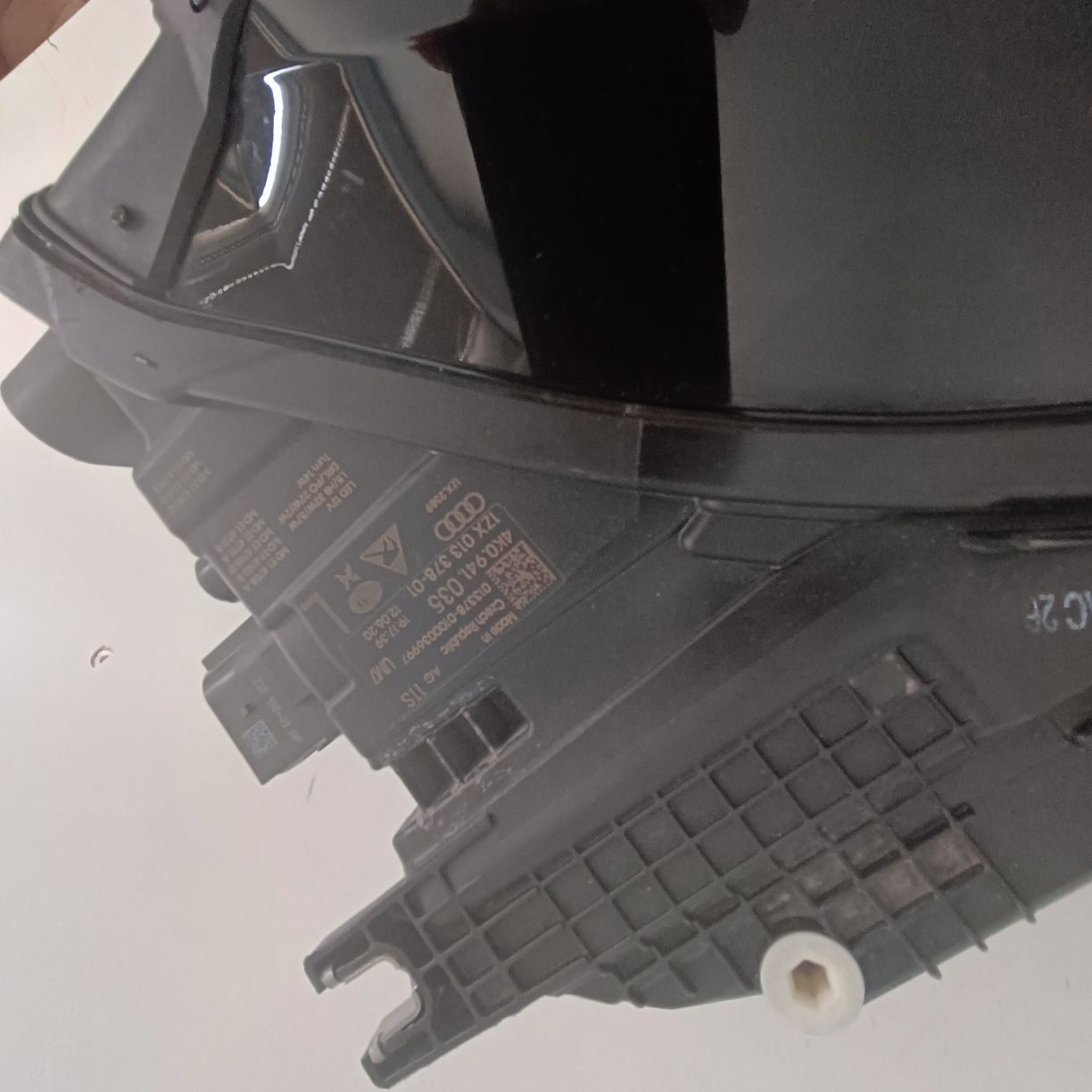 Ляв фар Audi A6 C8 Matrix 4K0.941.035