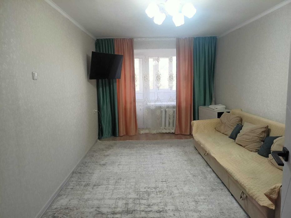 Продается 2-ком. кв.  пр.Мира  блок 1972г. 2/5доме, 48кв.м. не угловая