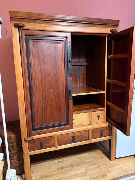 Dulap chinezesc foarte vechi din lemn de trandafir