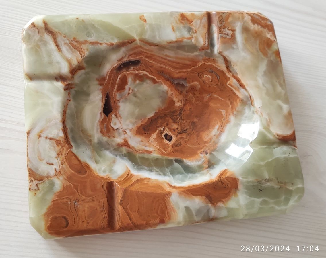 Scrumieră masivă Onyx - jad 15 x 19 x 4 cm