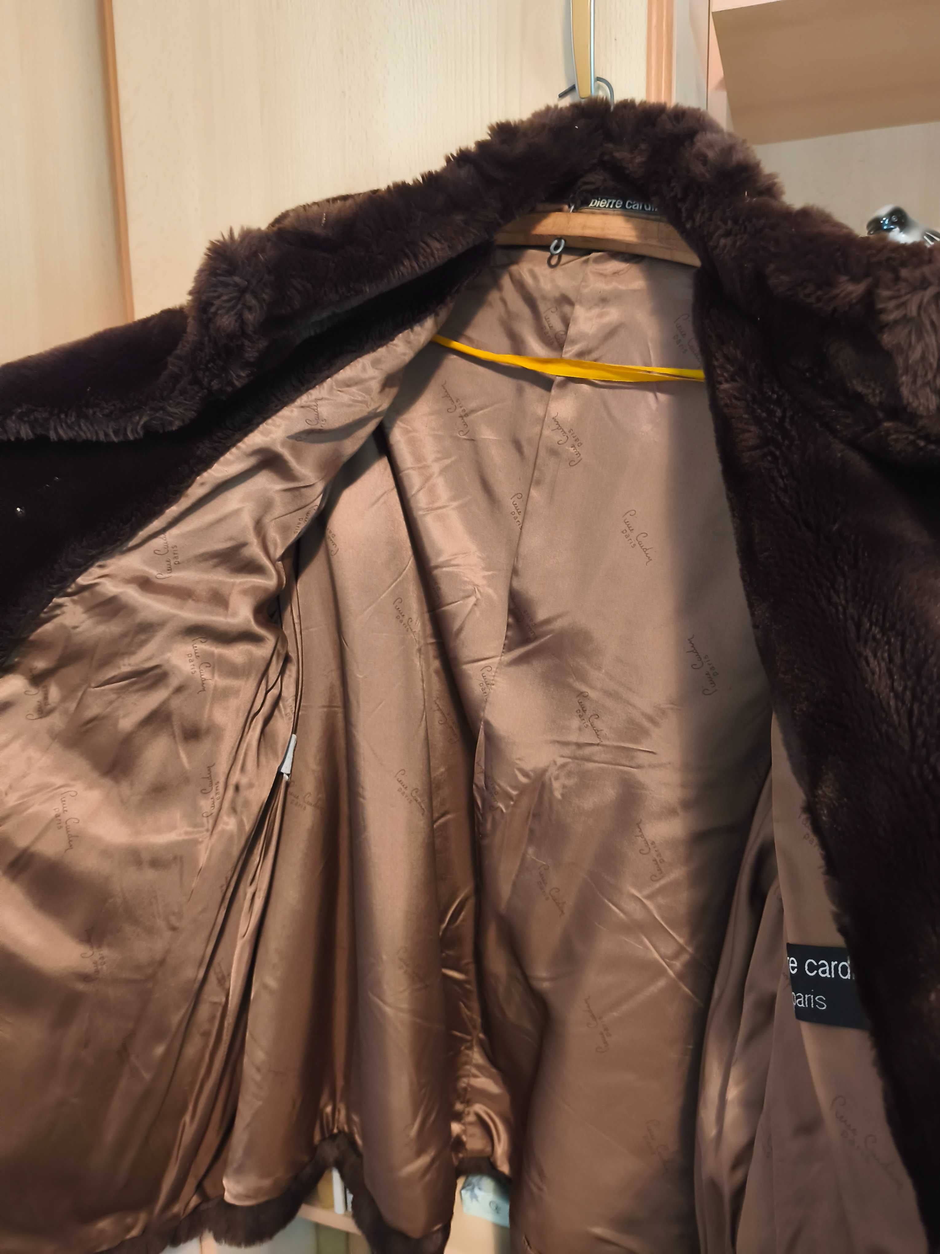 Vând Haină de Blană Pierre Cardin,in stare bună