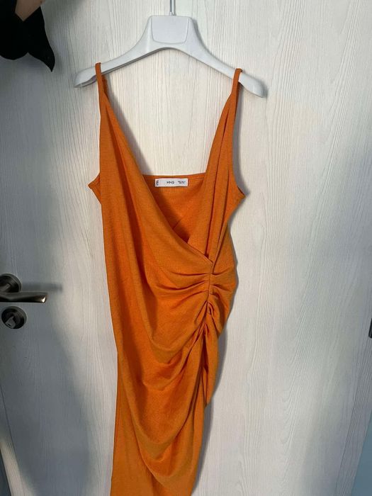 Чисто нова оранжева рокля  Манго