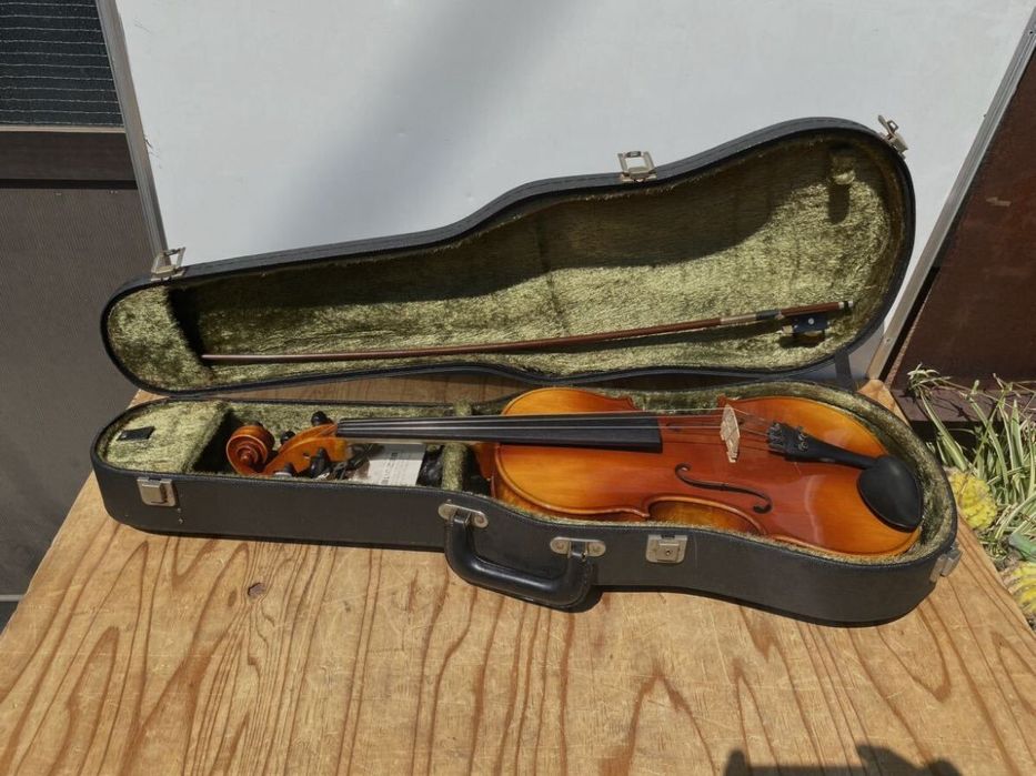 Отдам бесплатно скрипку.