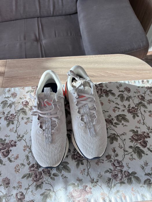 Продавам чисто нови маратонки Найк 44.5