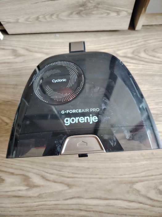 Aspirator fara sac Gorenje , 700 W, recipient praf 3.3 l , filtru HEPA