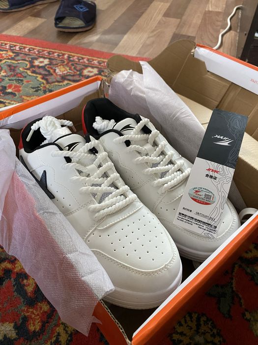 Новые кроссовки