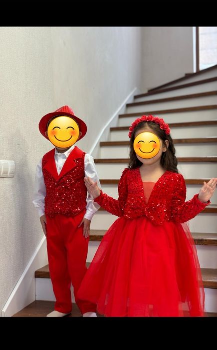 Новогоднее красное платья для девочки и новогодние костюмы для мальчик
