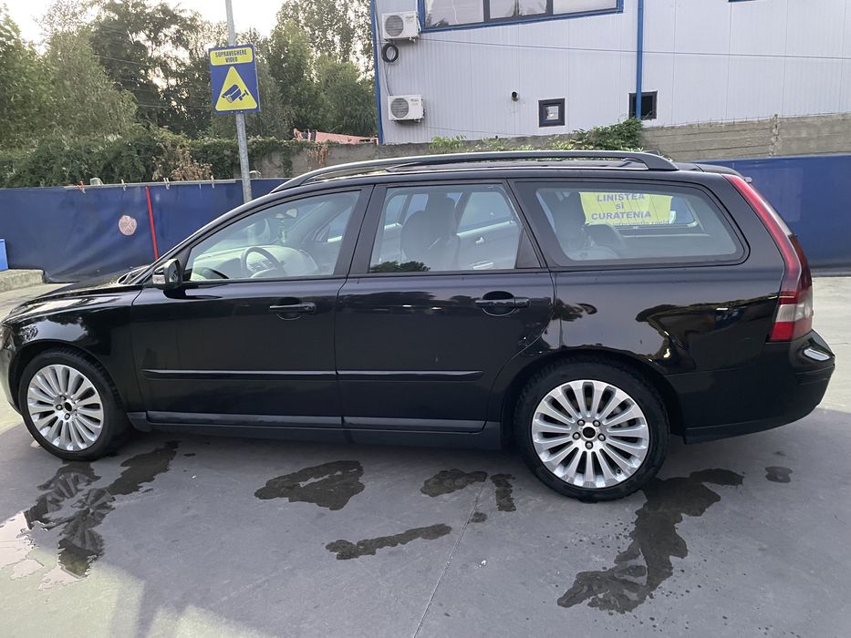 Vand Volvo V50 2006 1.6D AVARIAT (dar functioneaza) ULTIMUL PRET 6.200
