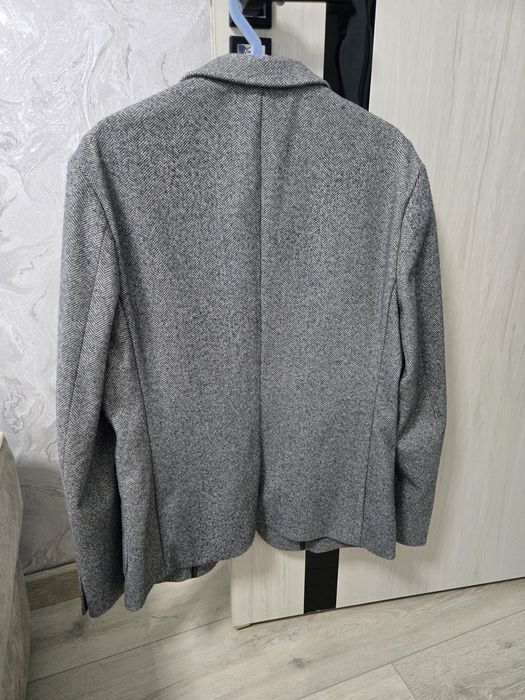 Пиджак продаётся