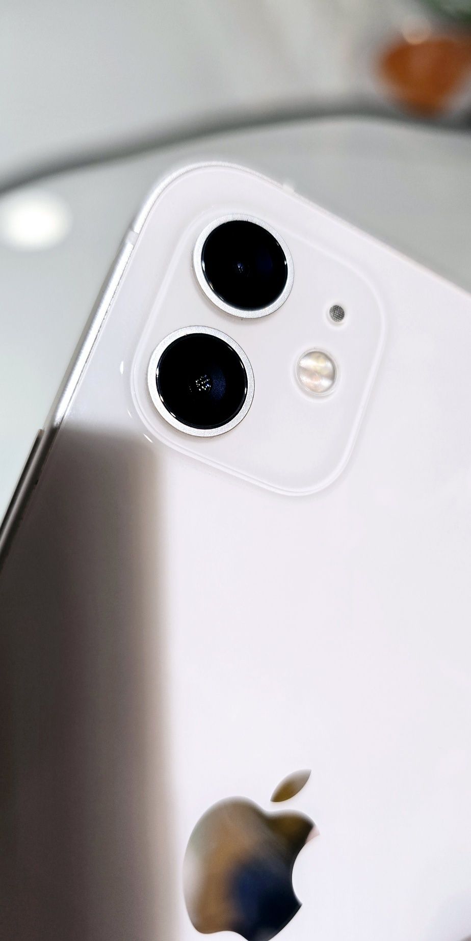 iPhone 12 64GB бял