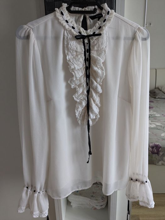 Cămașă elegantă .