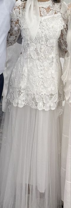 Белое платье женское юбка с кофтой в хорошем сосотоянии