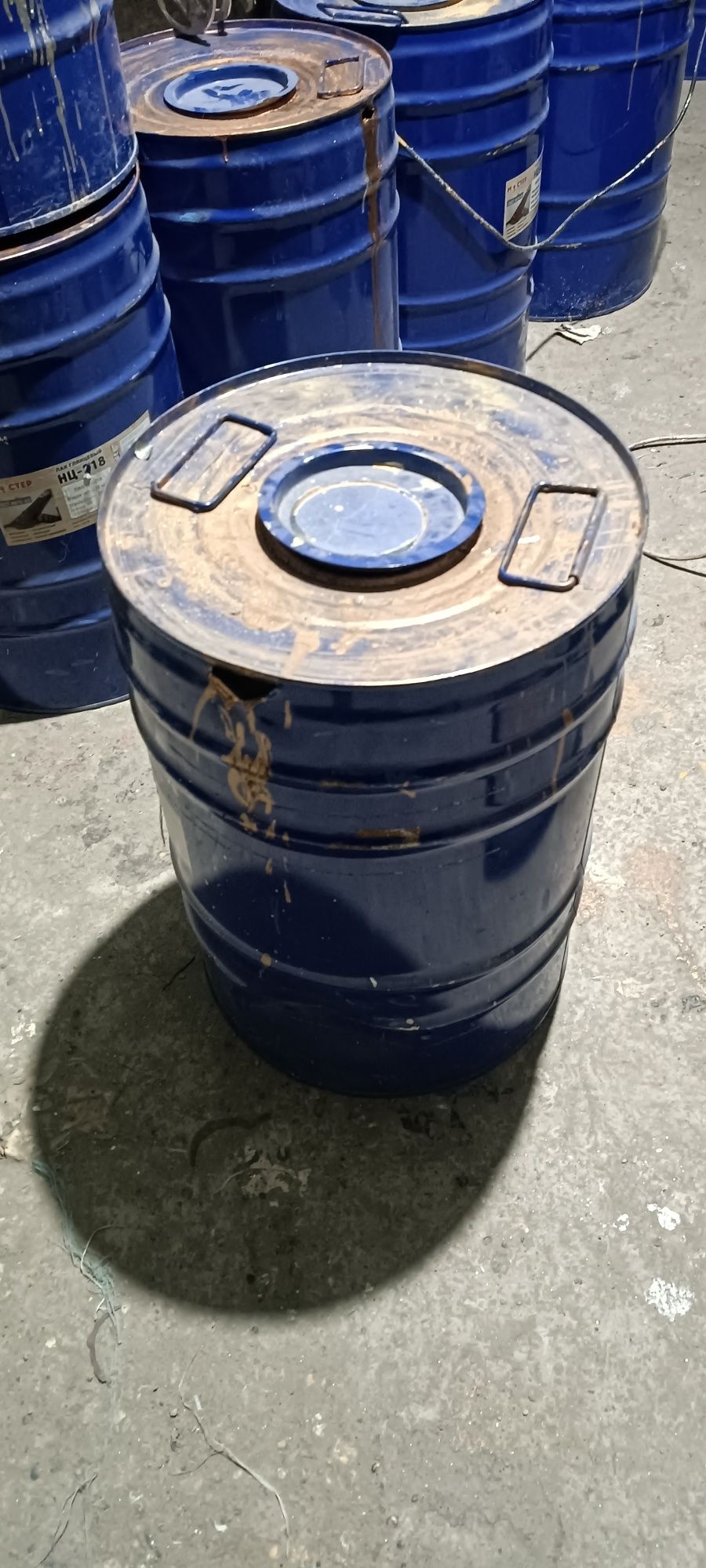 Chelaklar,bochkalar sotiladi..