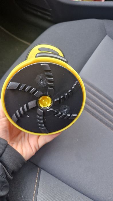 Електрическа стъргалка за автомобилни стъкла